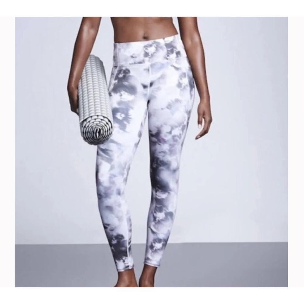 Athleta Run Free Winter Garden 7/8 Tight Gray Womens Size M 383959